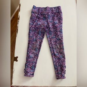 Athletic leggings, size 4 to 5 girls